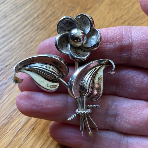 Delightful VINTAGE Mexico Silver "Marcel Boucher" Flower and Leaf Brooch 1940's - Picture 8 of 9